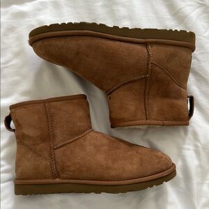 UGGS Classic Mini II
